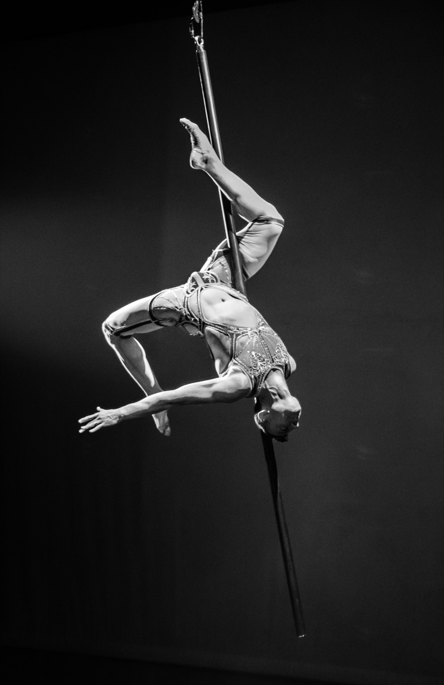 AirOtic Soirée performance portrait